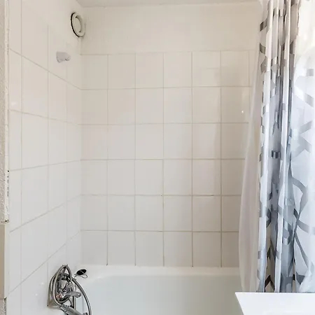 Appartement Rénové, 3 Pers, Proche Pistes&commerces, Parking Gratuit - Fr-1-329-50 *